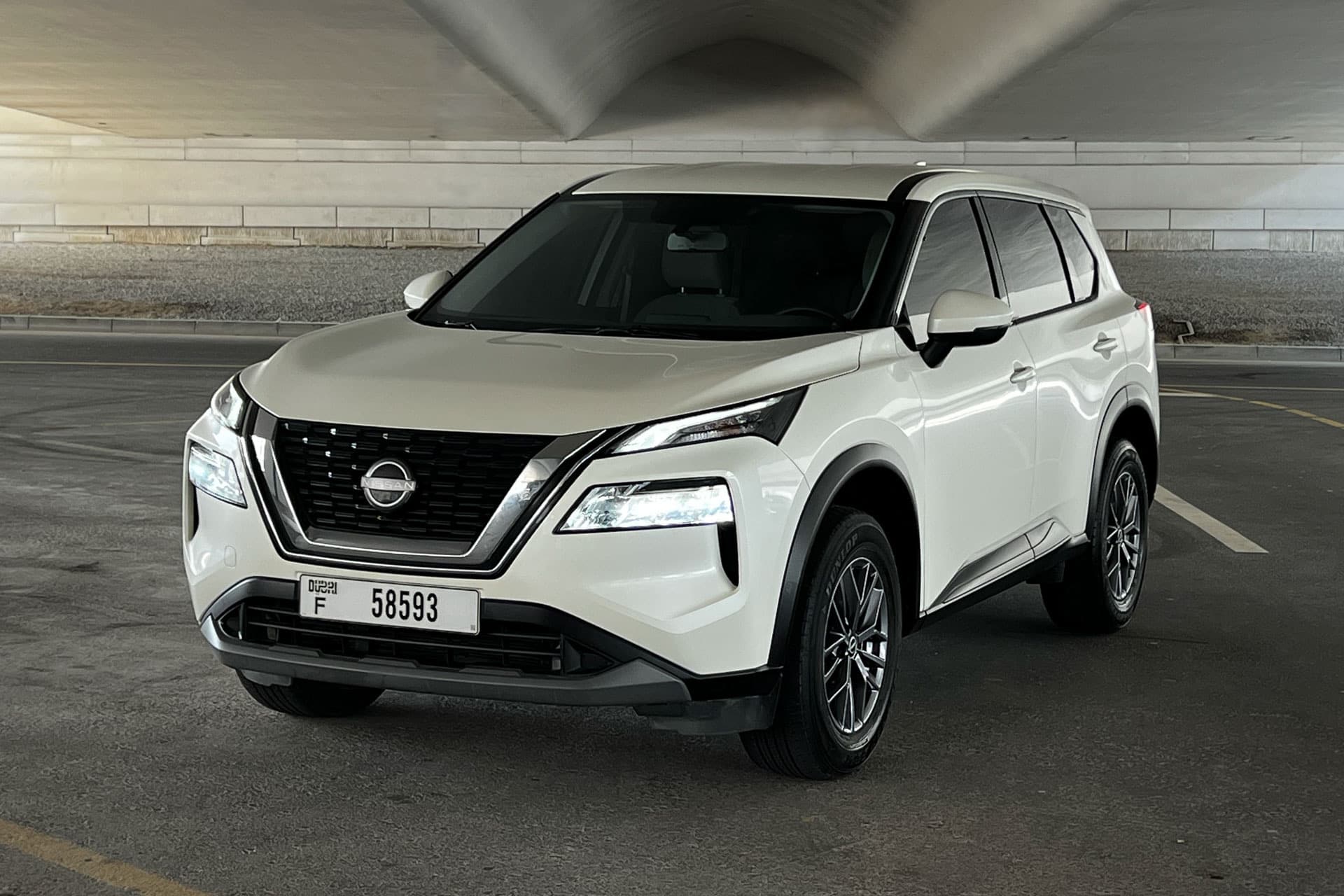 Nissan X-trail 2025 — Фото автомобиля 1