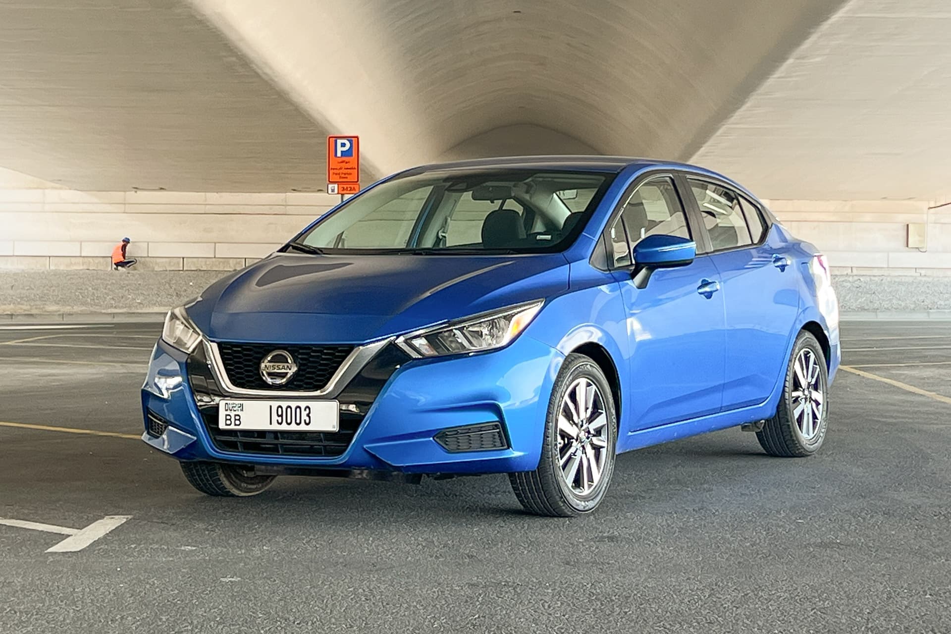 Nissan Versa 2021 — Фото автомобиля 1