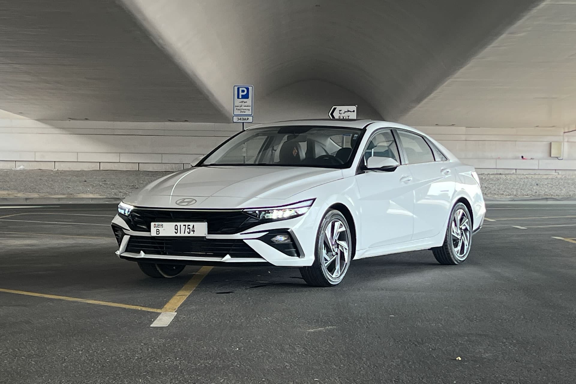 Hyundai Elantra 2025 — صورة المركبة 1