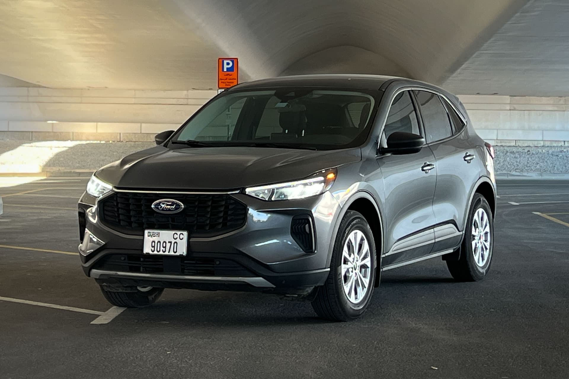 Ford Escape 2023 — Фото автомобиля 1