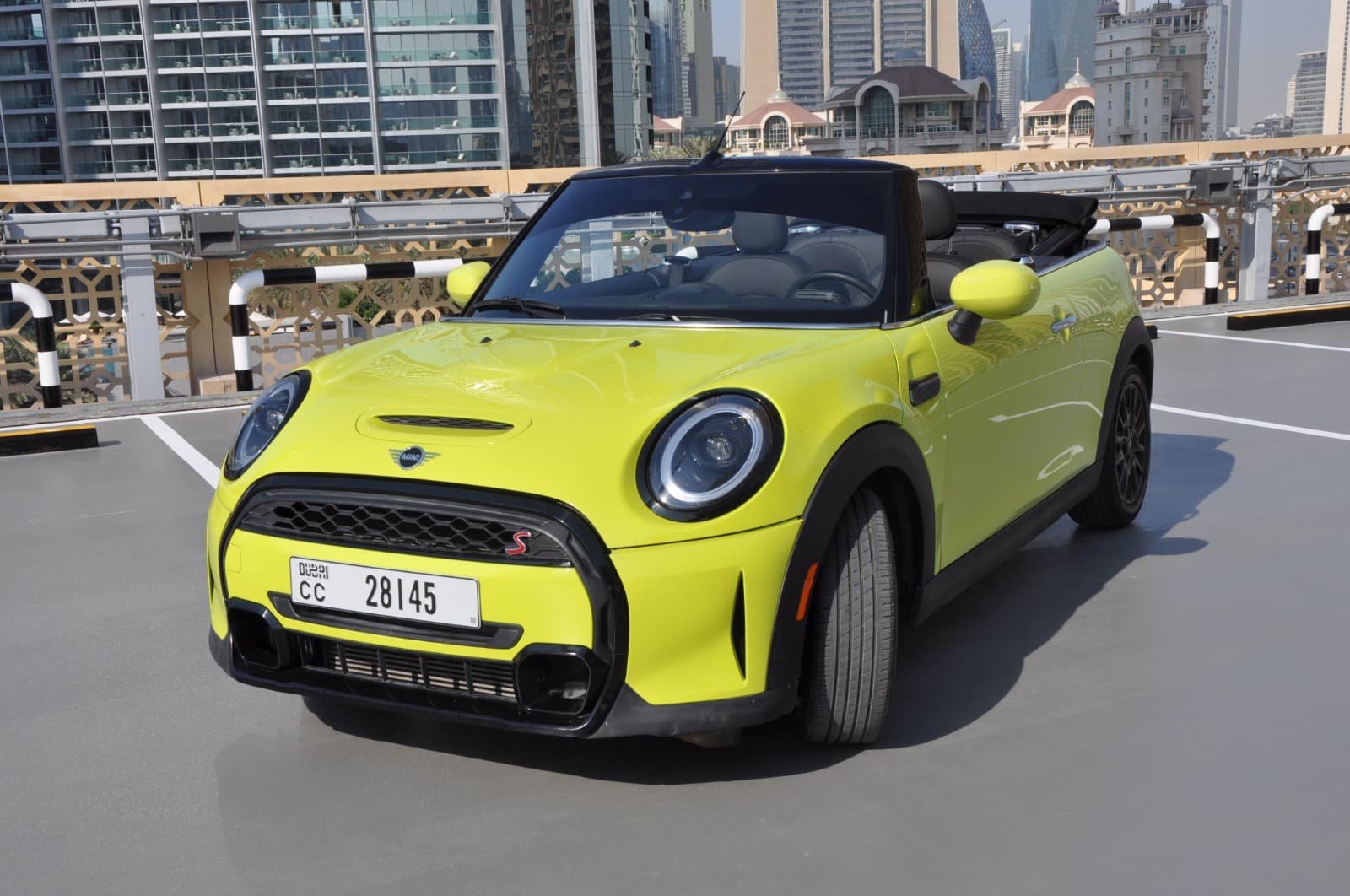 MINI Cooper 2023 — صورة المركبة 1