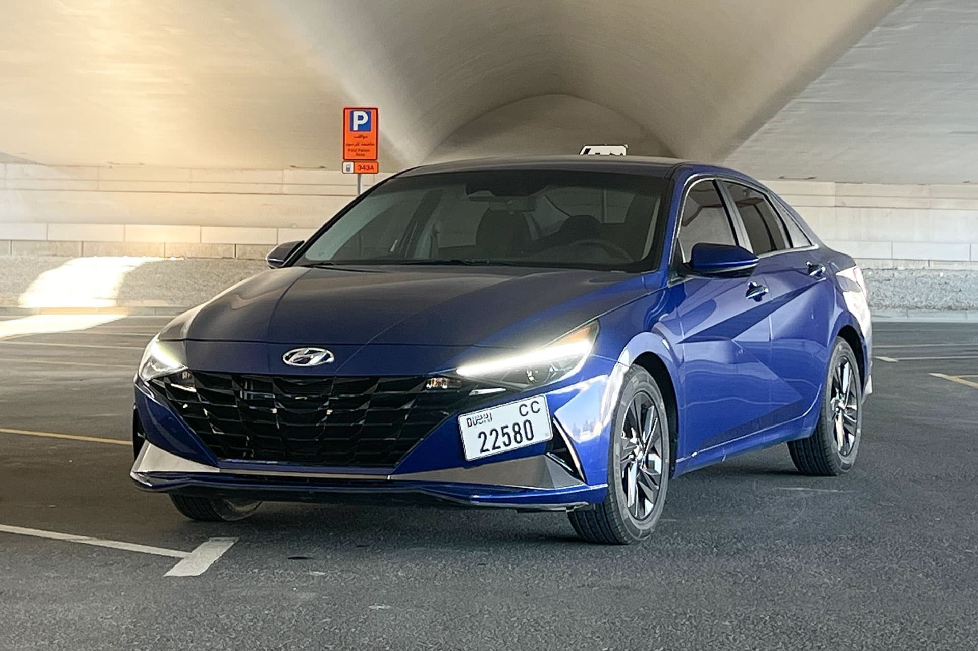 Hyundai Elantra 2021 — Vehicle photo 1