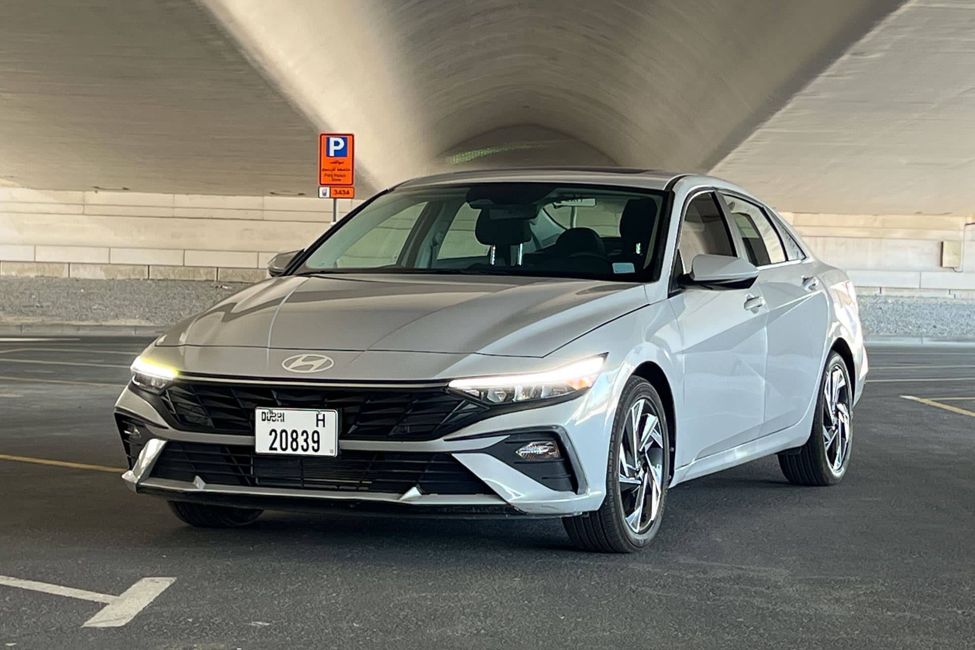 Hyundai Elantra 2024 — صورة المركبة 1
