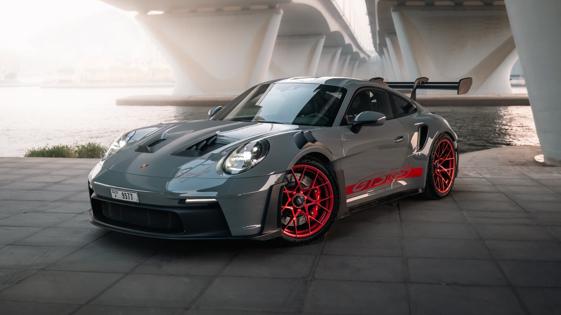 Porsche 911 GT3RS 2025 — صورة المركبة 1