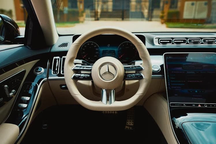 TILLA luxury car rental