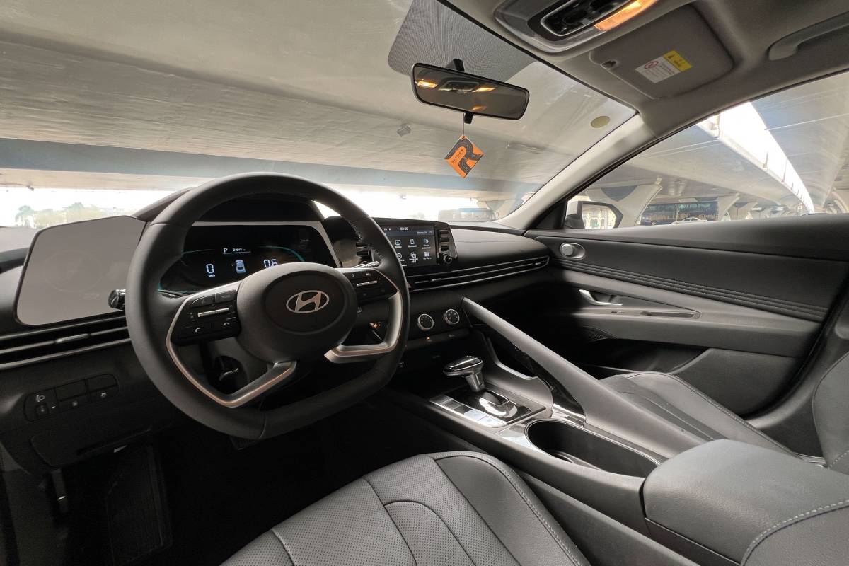 Hyundai Elantra Comfort Interior