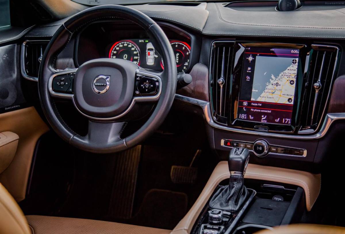 Volvo S90 Review