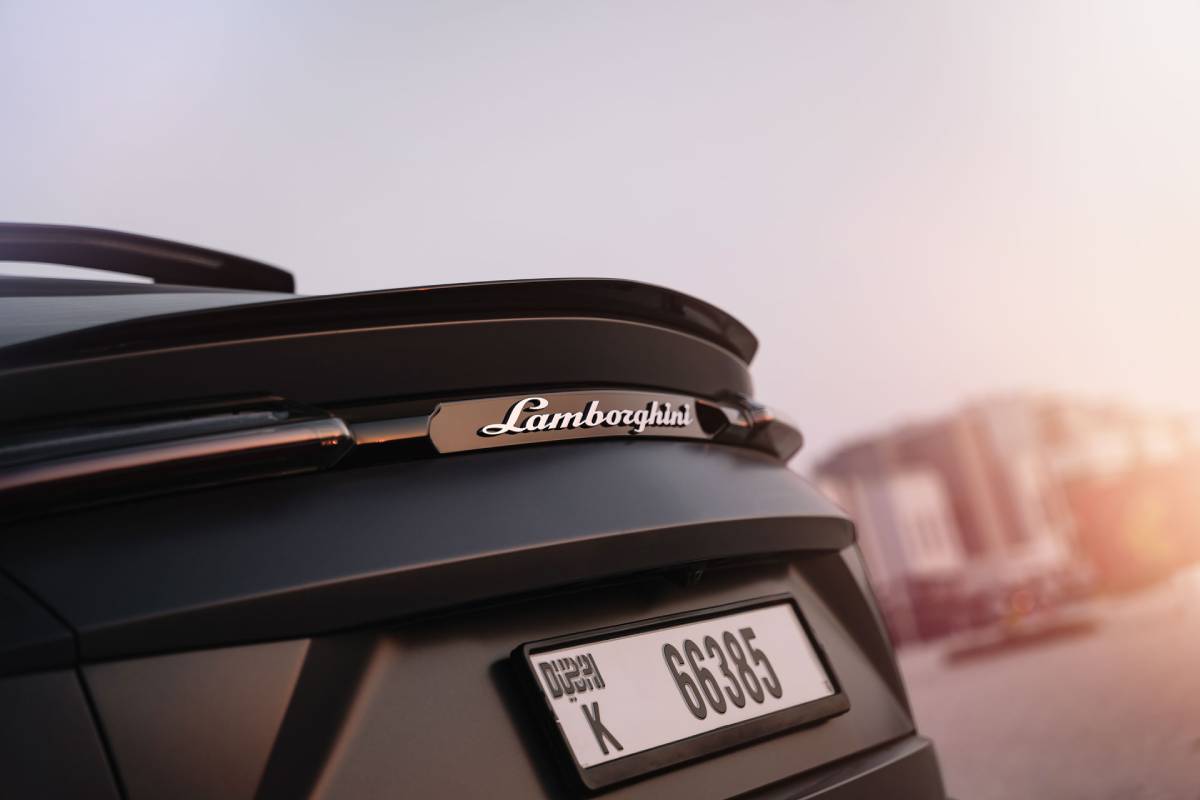 Experience the Lamborghini Urus